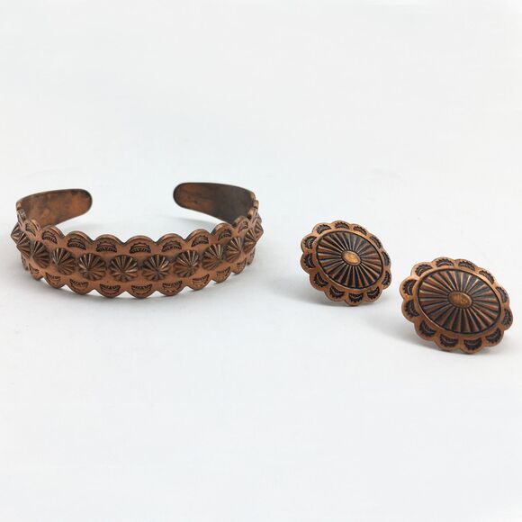 Vintage Southwest Concho Solid Copper Cuff Bracelet & Screw Back Earrings - Picture 1 of 9